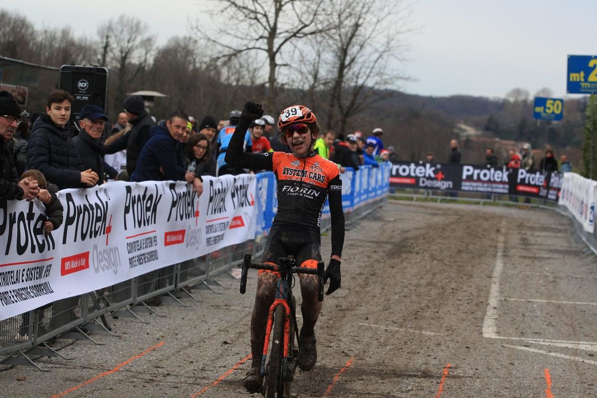 Nicholas Travella vince a Lurago d'Erba (foto Fabiano Ghilardi)