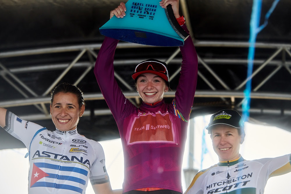 Il podio della Cadel Evans Great Ocean Road Race - Elite Women's Race 2020 (foto Sean Robinson/velofocus.com)