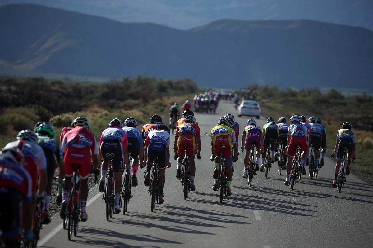 I ventagli durante la quinta tappa della Vuelta a San Juan 2020 (foto Biondi/BettiniPhoto)