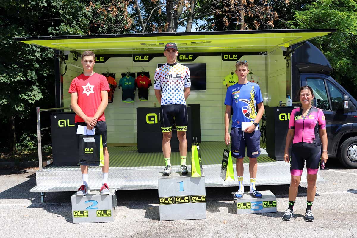 Il podio Juniores della Cronoscalata della Pendola Alé (foto Photobicicailotto)