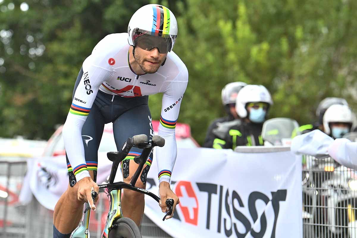 Filippo Ganna vince la prima tappa a cronometro del Giro d'Italia 2020 (foto LaPresse)