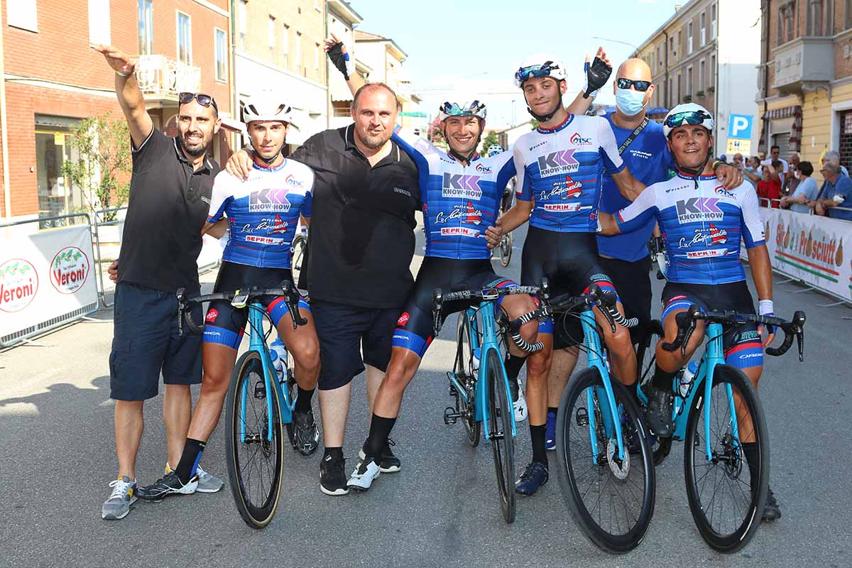 Festa del team Casano al Gp Massa Finalese 2020 (foto Photobicicailotto)