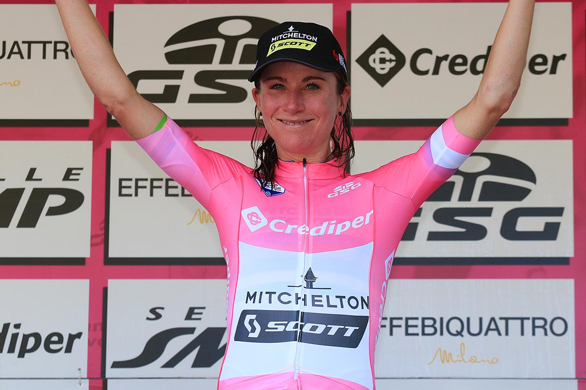 Annemiek Van Vleuten maglia rosa dopo la seconda tappa del Giro Rosa 2020 (foto F. Ossola)