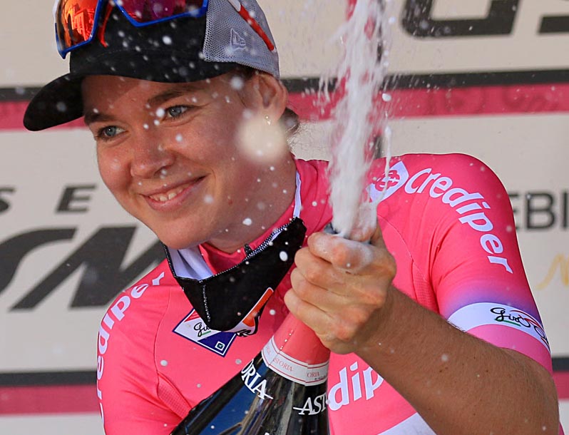 Anna Van der Breggen nuova maglia rosa del Giro Rosa 2020 (foto F. Ossola)