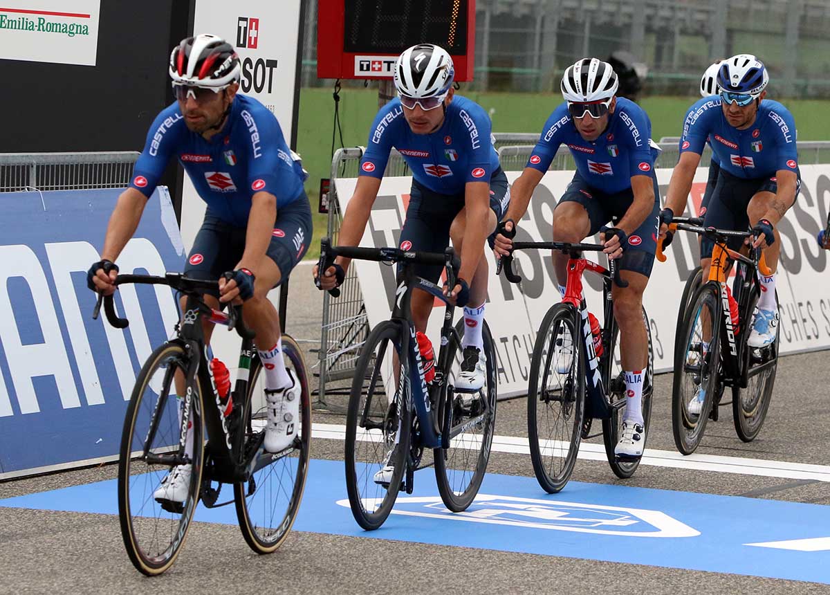 Il lavoro degli azzurri a Imola2020 (foto Photobicicailotto)