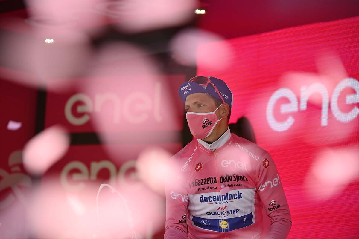 Joao Almeida resta maglia rosa al Giro d'Italia 2020 (foto LaPresse)