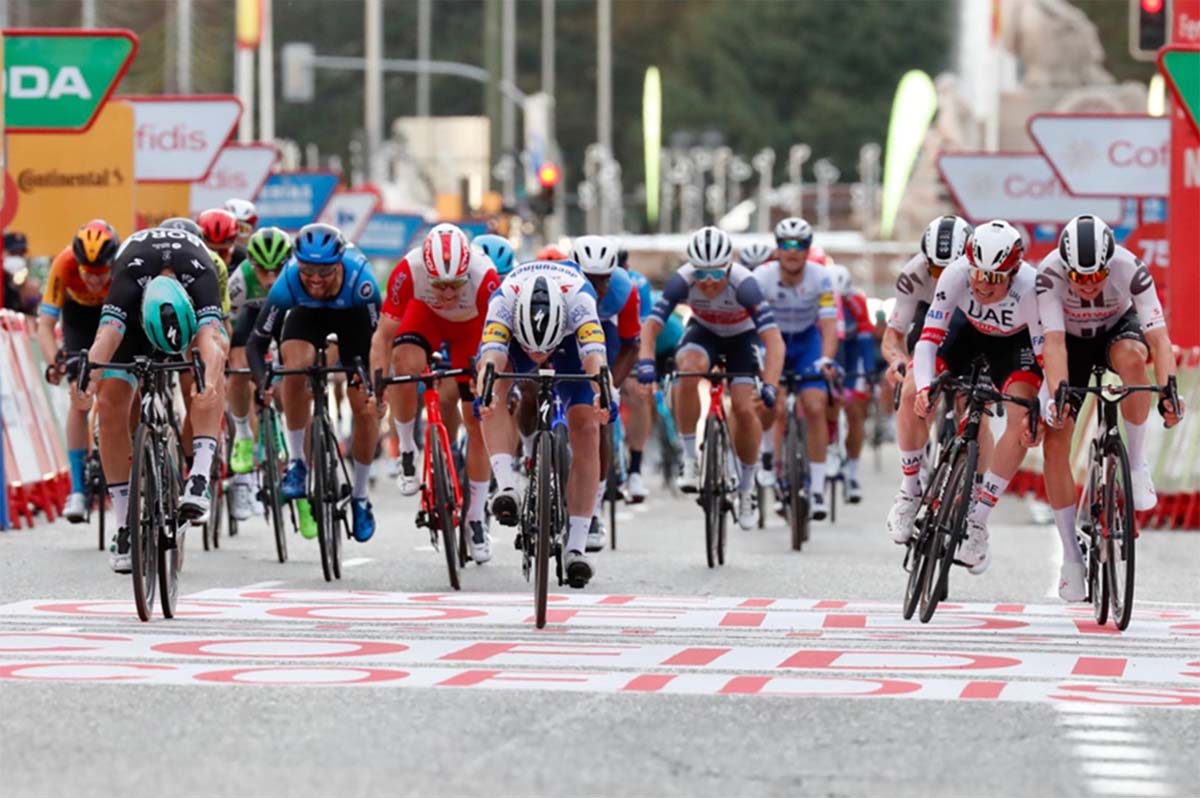 Pascal Ackermann vince l'ultima tappa della Vuelta a Espana 2020 (foto Photo Gomez Sport)