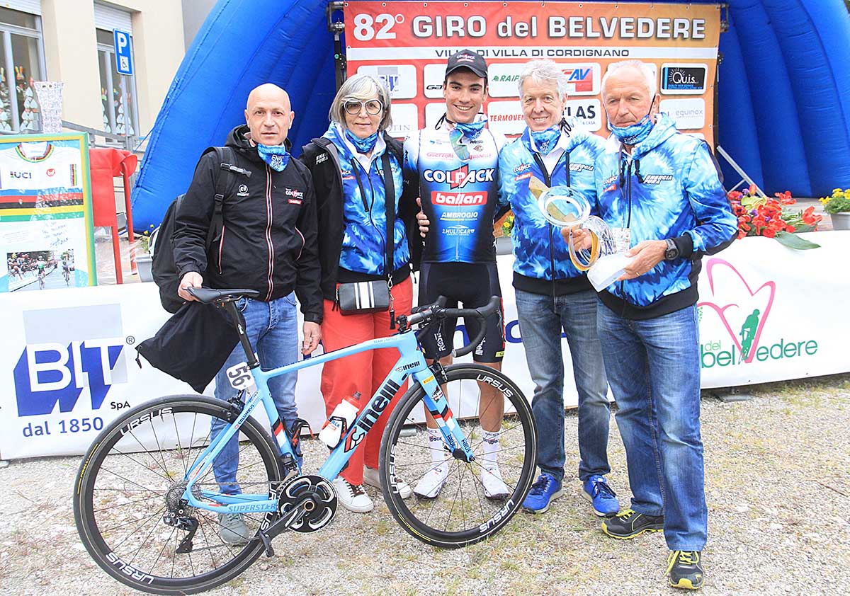 Festa del Team Colpack con Ayuso al Giro del Belvedere 2021 (foto Rodella)