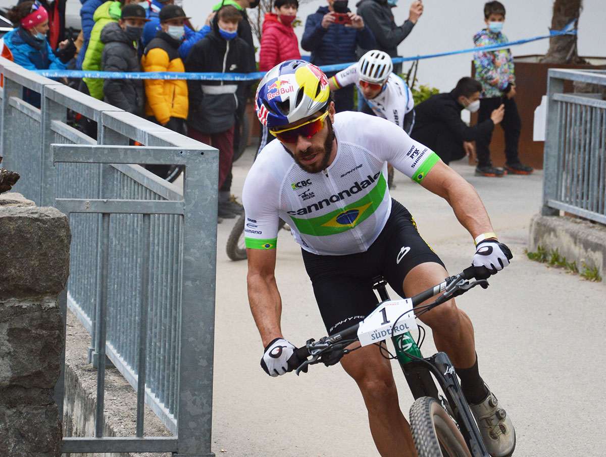 Avancini inseguito da Schurter