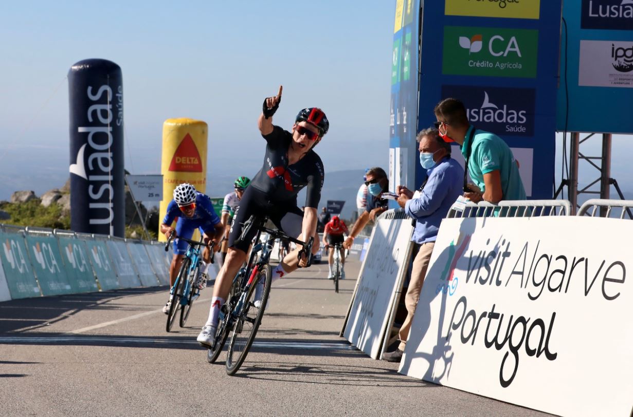 Ethan Hayter vince la seconda tappa della Volta ao Algarve 2021