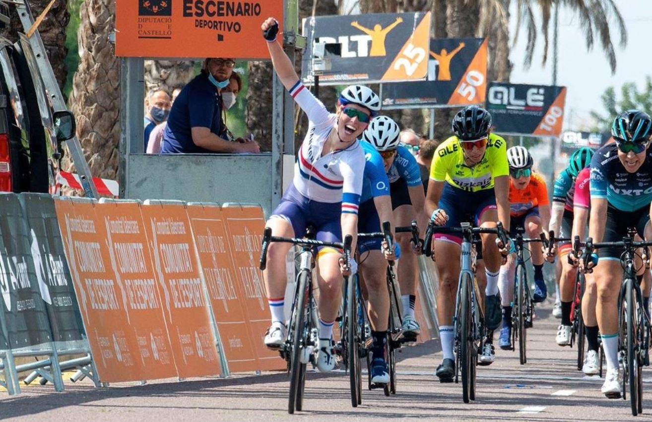 Alice Barnes vince la terza tappa della Setmana Valenciana