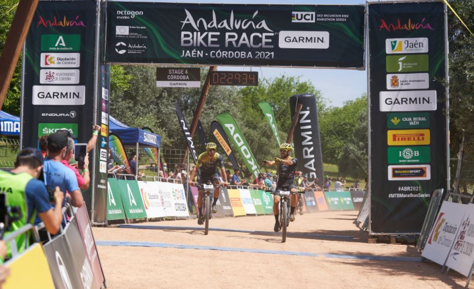 Jose Mari Sánchez e Enrique Morcillo vincono la quarta tappa dell'Andalucia Bike Race 2021