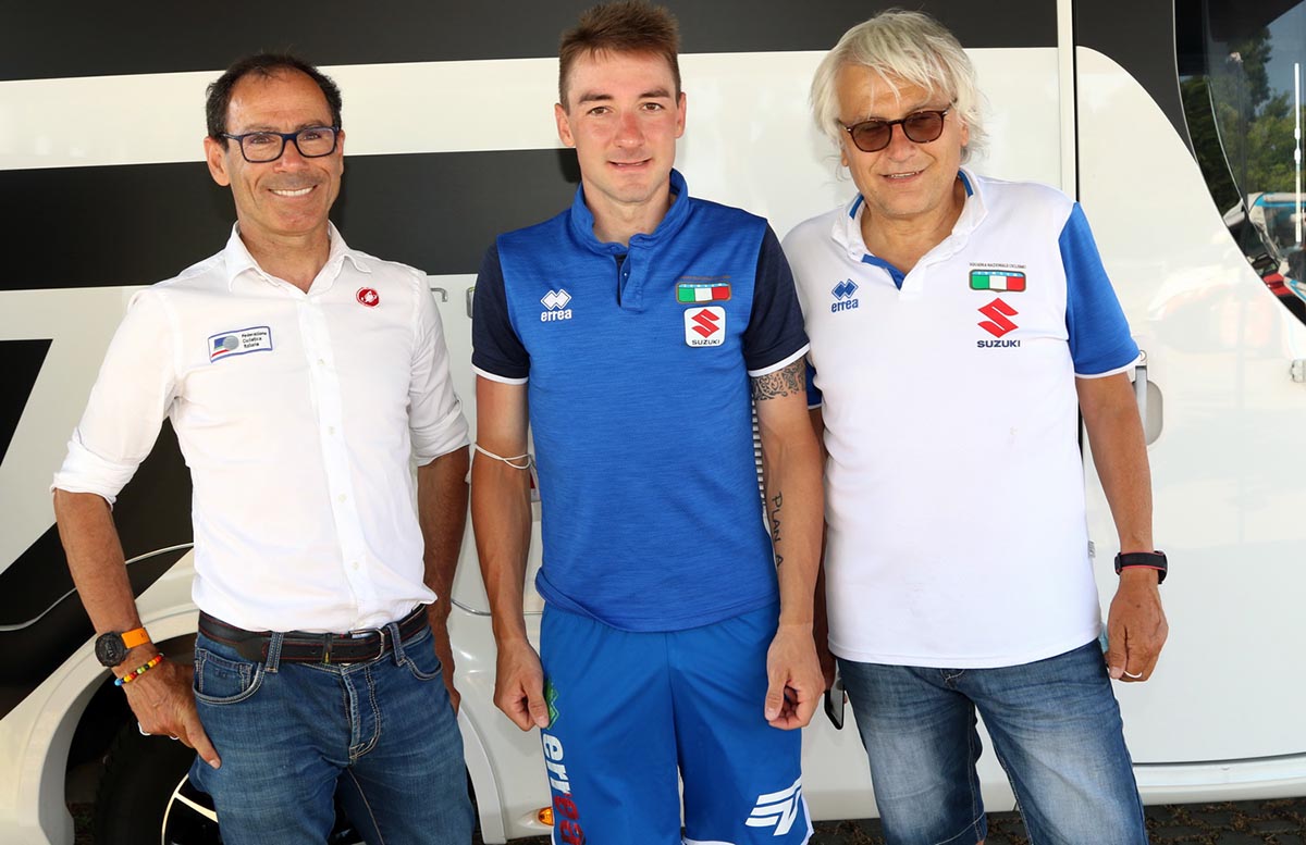Elia Viviani con i CT Davide Cassani e Marino Amadori (foto Photobicicailotto)
