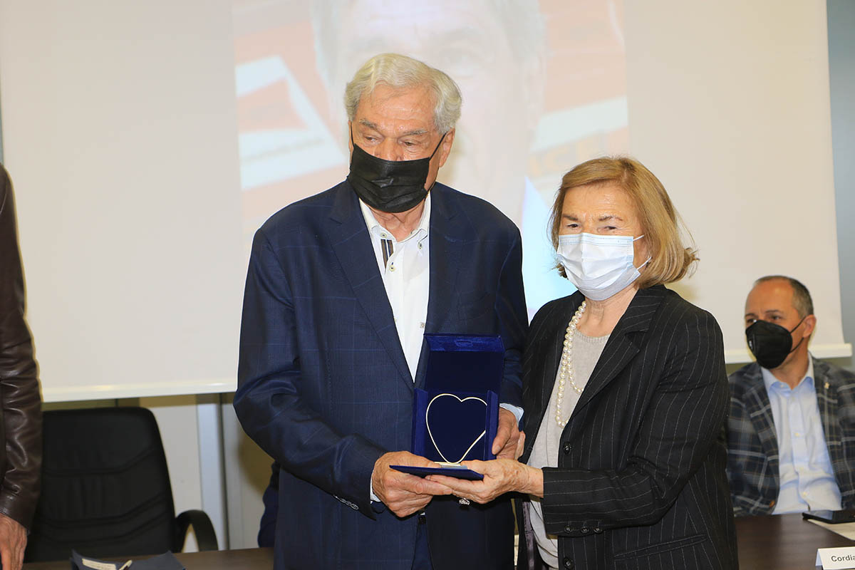 La premiazione di Dino Zandegù (foto Fabiano Ghilardi)