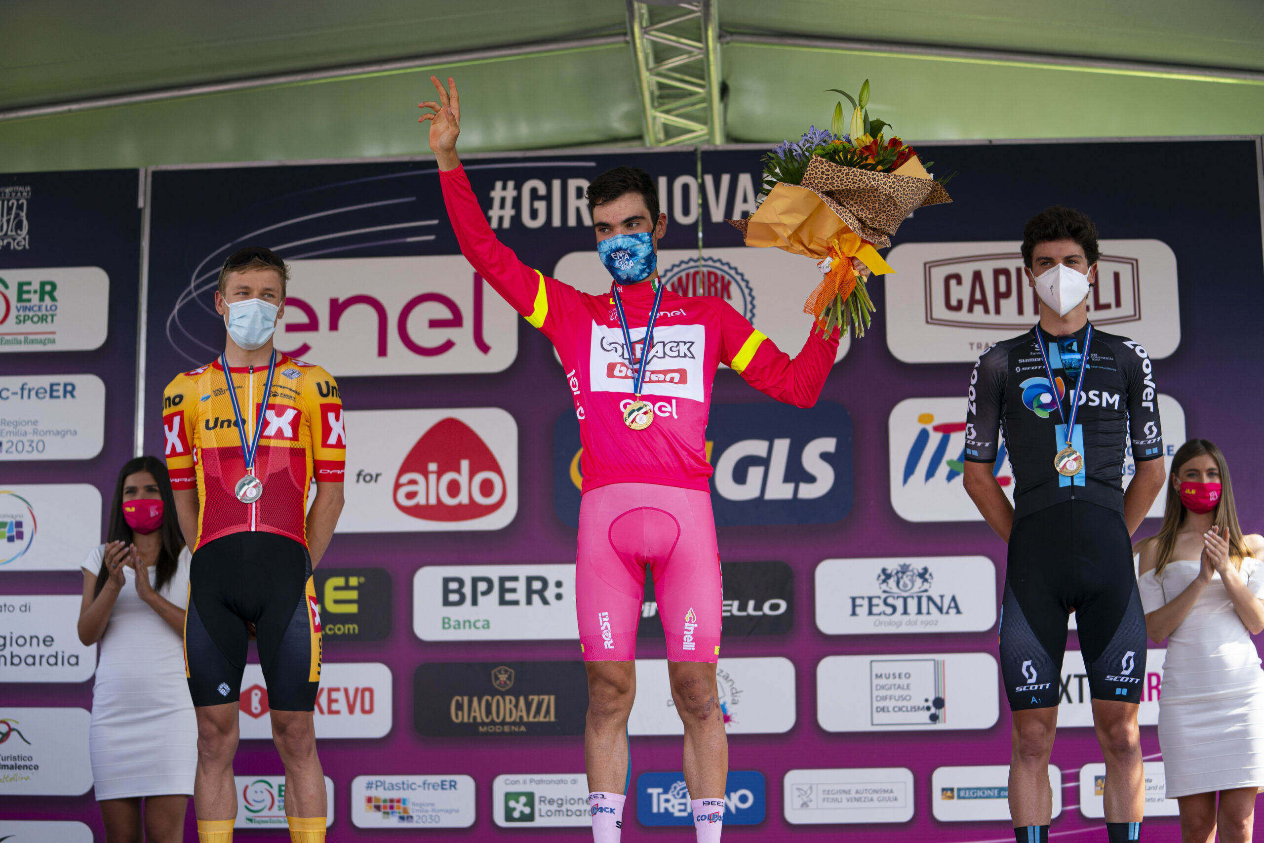 Il podio finale del Giro d'Italia Giovani Under 23 2021 (foto Isolapress)