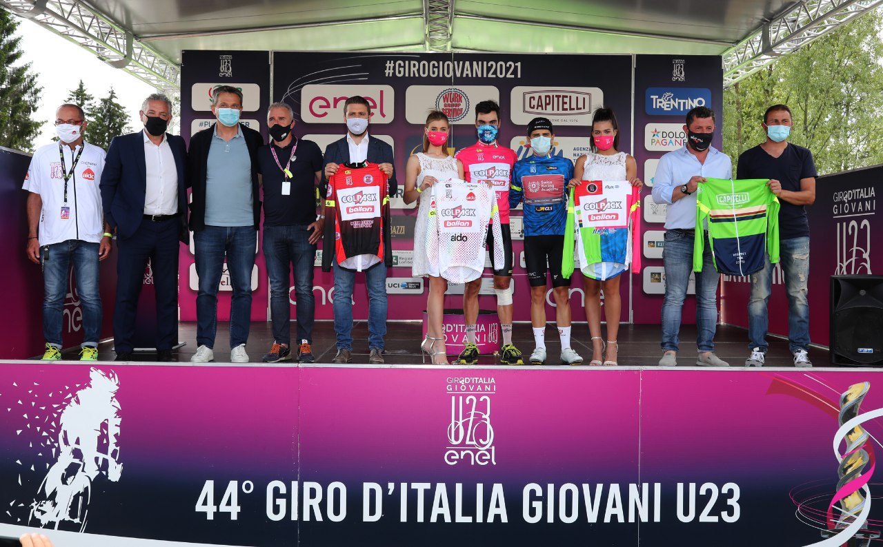 Le maglie dopo la nona tappa del Giro d'Italia Under 23 2021 (foto Isolapress)