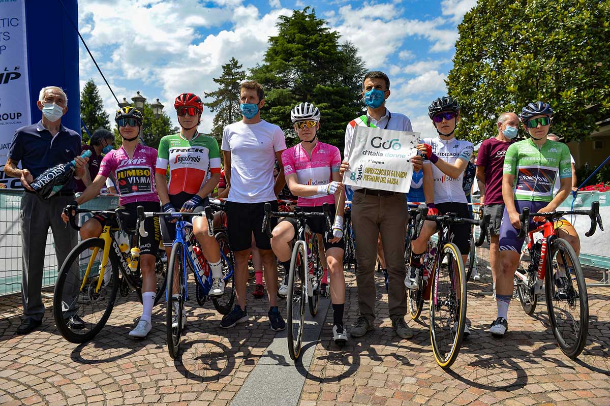 Partenza da Soprazocco di Gavardo della settima tappa del Giro d'Italia Donne 2021 (foto BettiniPhoto)