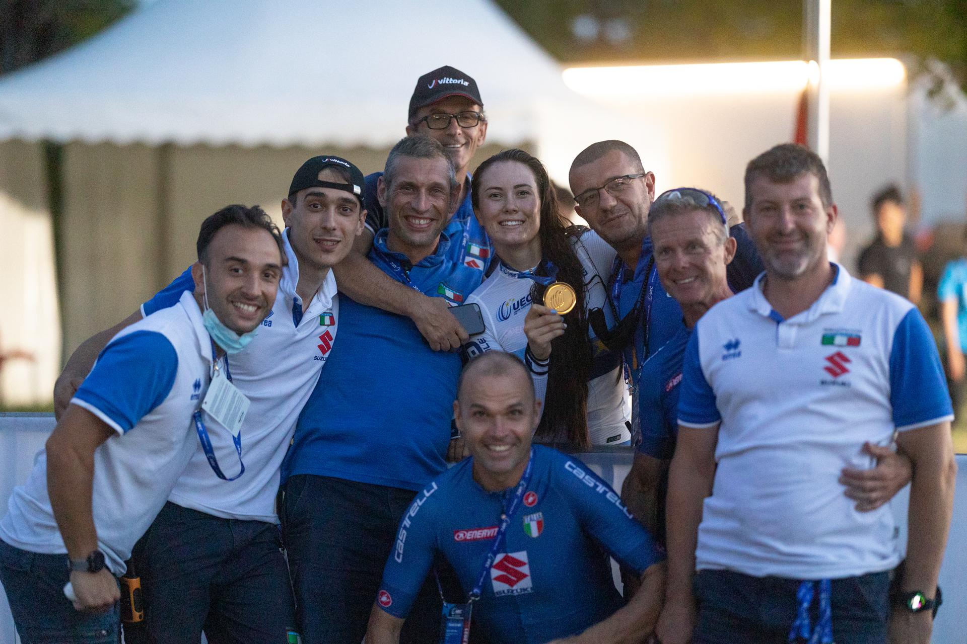 Festa azzurra per la vittoria di Gaia Tormena all'Europeo XCE 2021 (foto Michele Mondini)