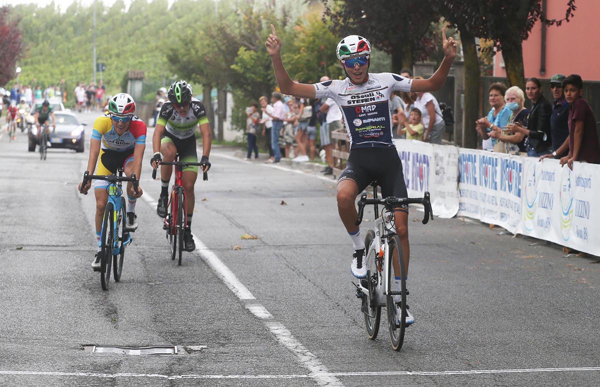 Gianmarco Carpene vince a Provezze (foto Rodella)