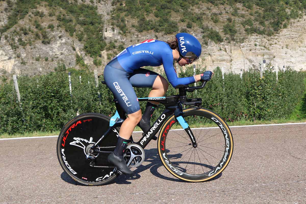 L'azzurra Carlotta Cipressi, nona, in azione al Campionato Europeo a cronometro di Trento (foto Photobicicailotto) 