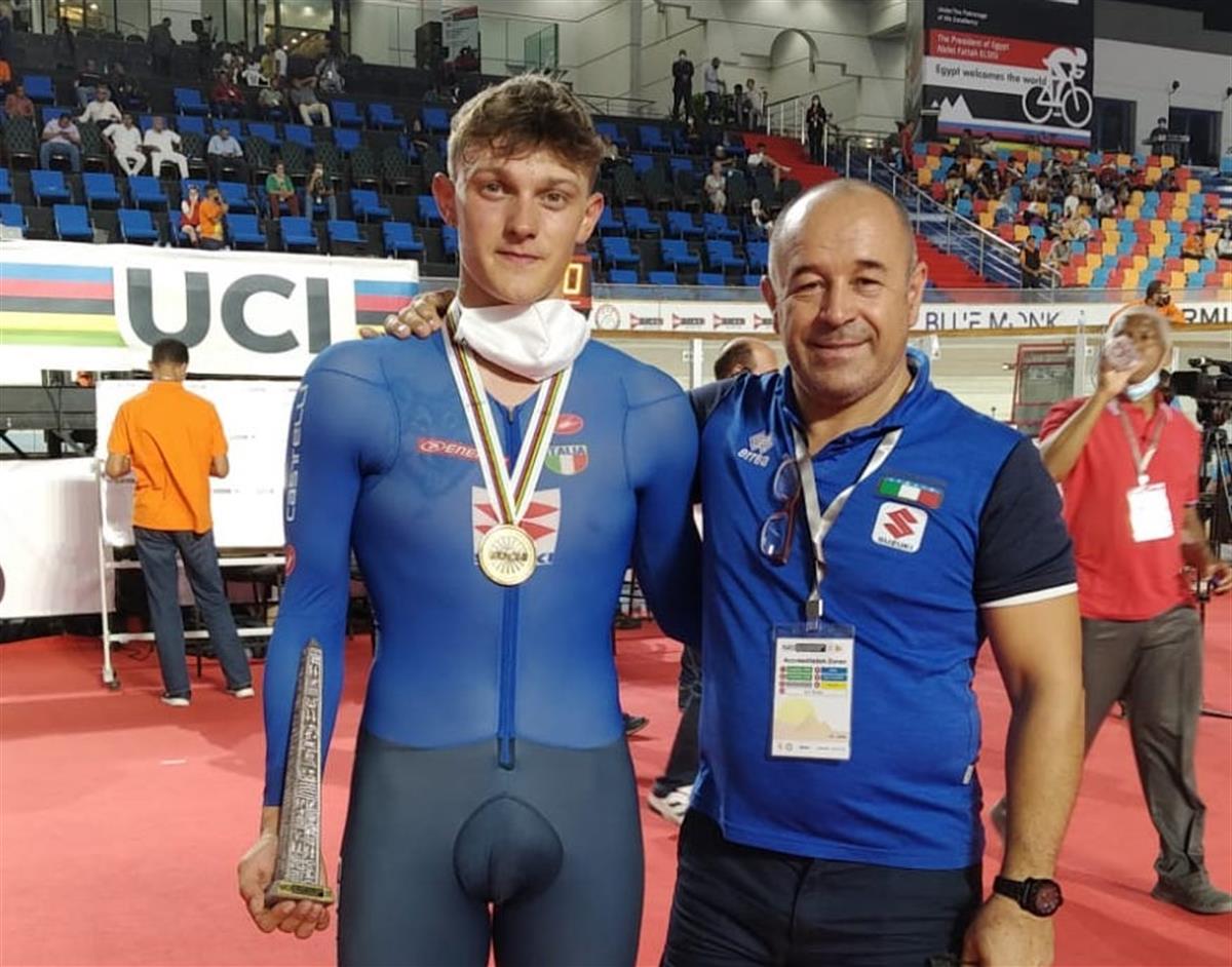 Lorenzo Ursella bronzo nello Scratch col CT Marco Villa
