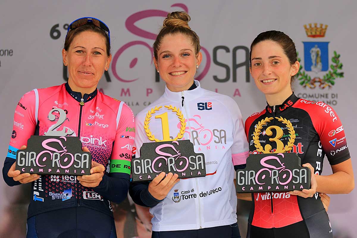 Il podio della prima tappa del Giro della Campania in Rosa 2021 (foto F.Ossola)