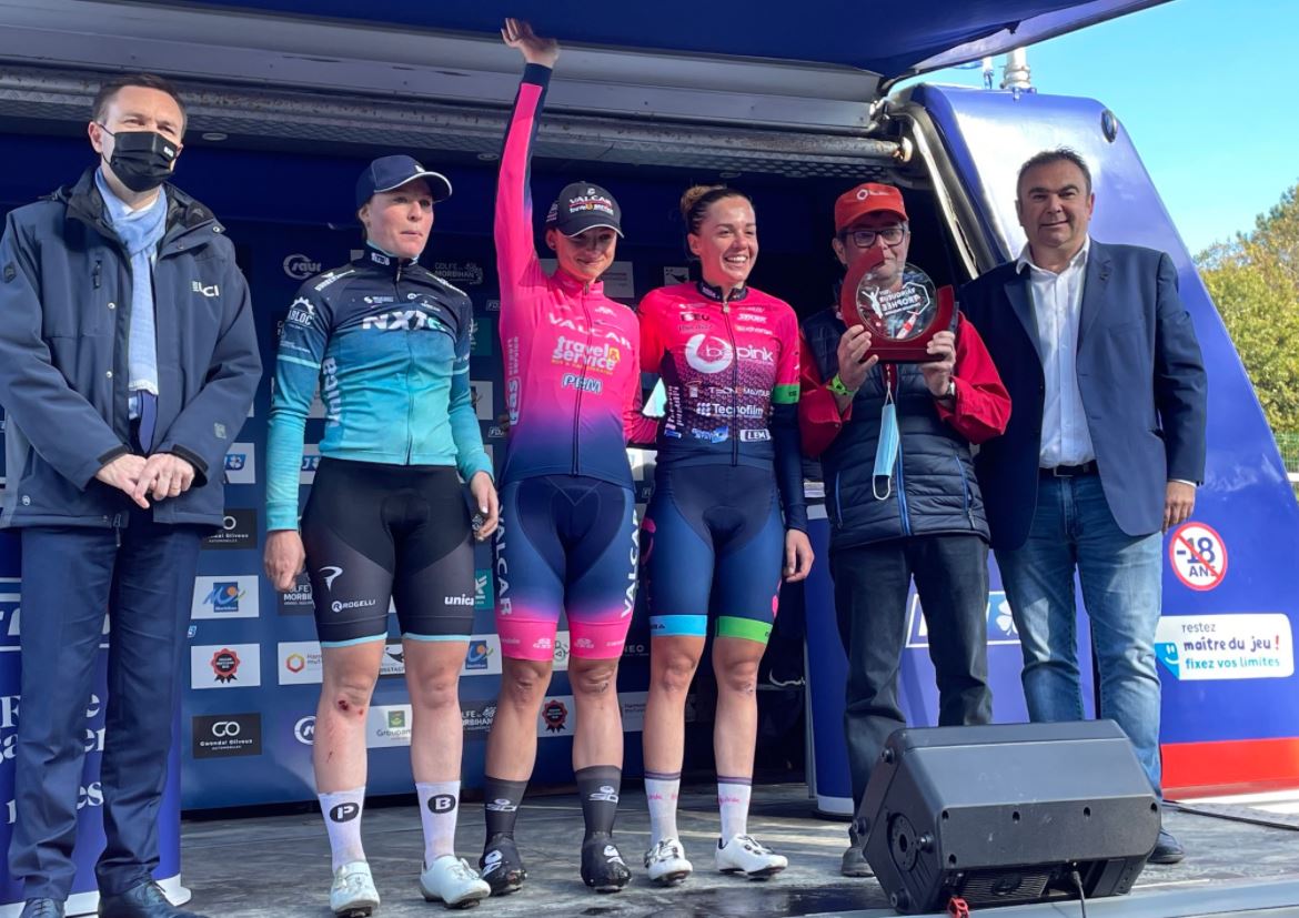 Il podio del Gp du Morbihan Féminin, vinto da Chiara Consonni