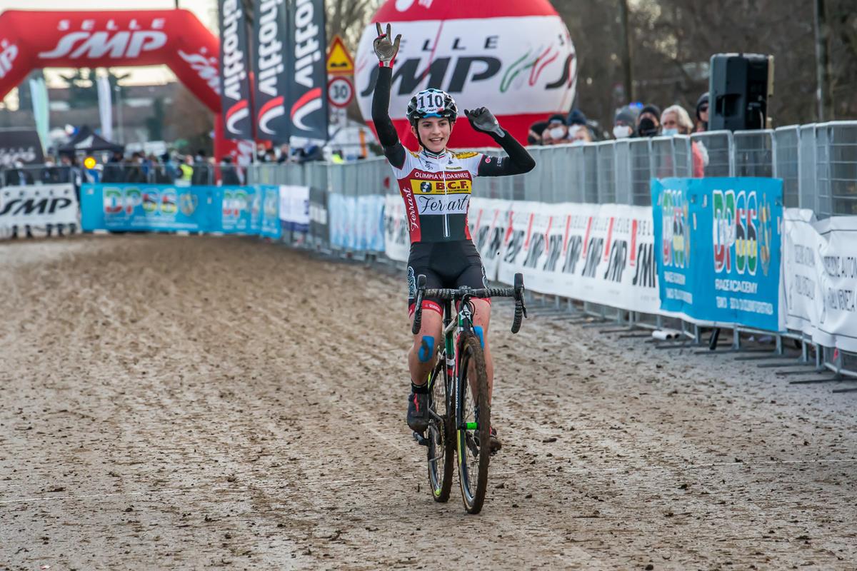 Elisa Ferri vince il Campionato Italiano Ciclocross Donne Allieve 1° anno a Variano