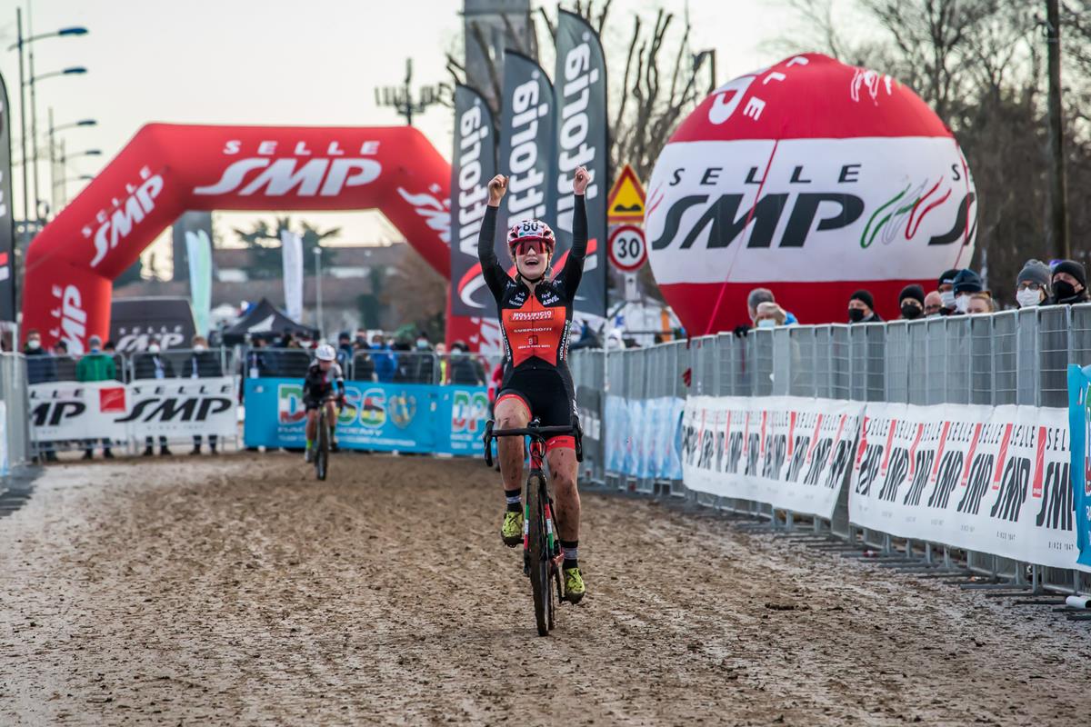 Arianna Bianchi vince il Campionato Italiano Ciclocross Donne Allieve 2° anno a Variano