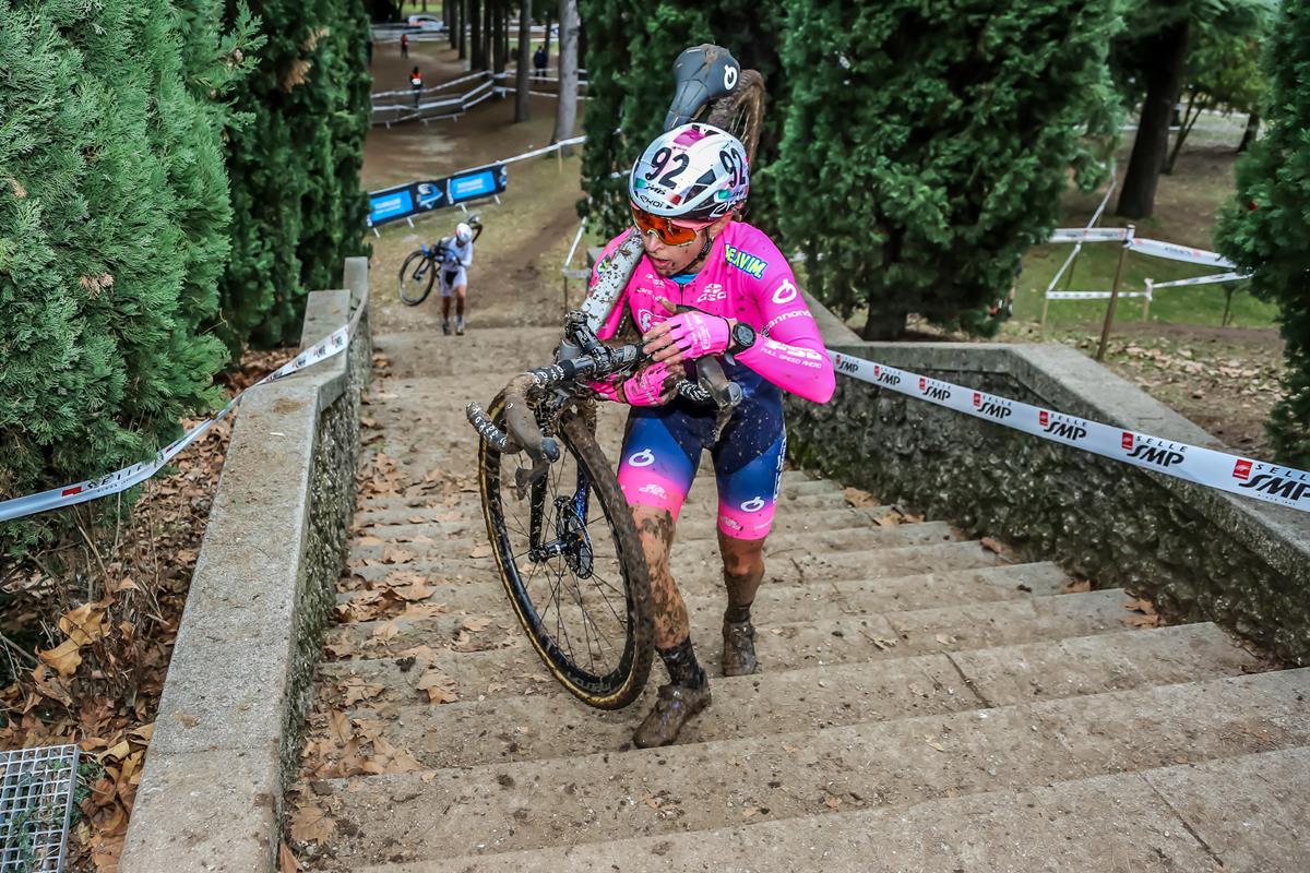 Silvia Persico in azione al Campionato Italiano Ciclocross Donne Elite 2022 a Variano (foto Alessandro Billiani)