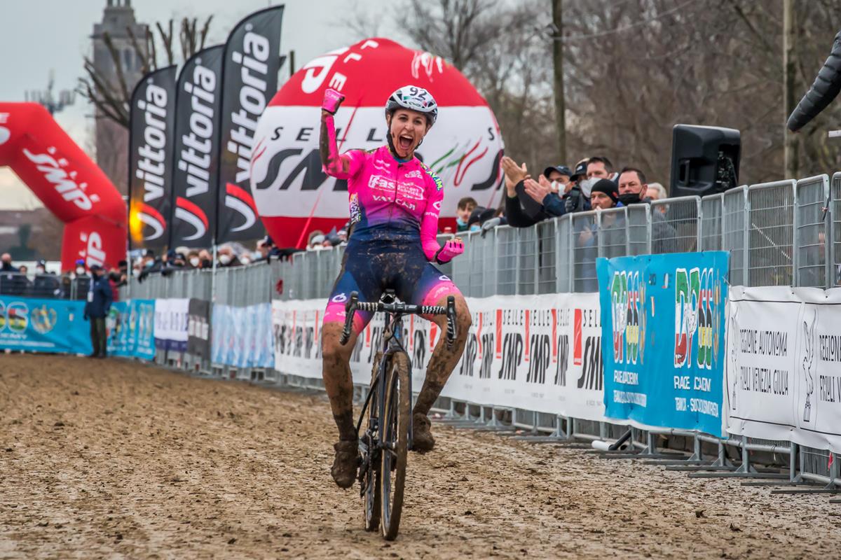 Silvia Persico vince il Campionato Italiano Ciclocross Donne Elite 2022 a Variano (foto Alessandro Billiani)