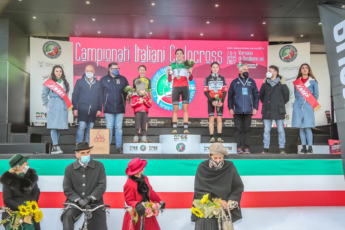 Podio Campionato Italiano Donne Esordienti 2° anno a Variano vinto da Elisa Bianchi (foto Alessandro Billiani)
