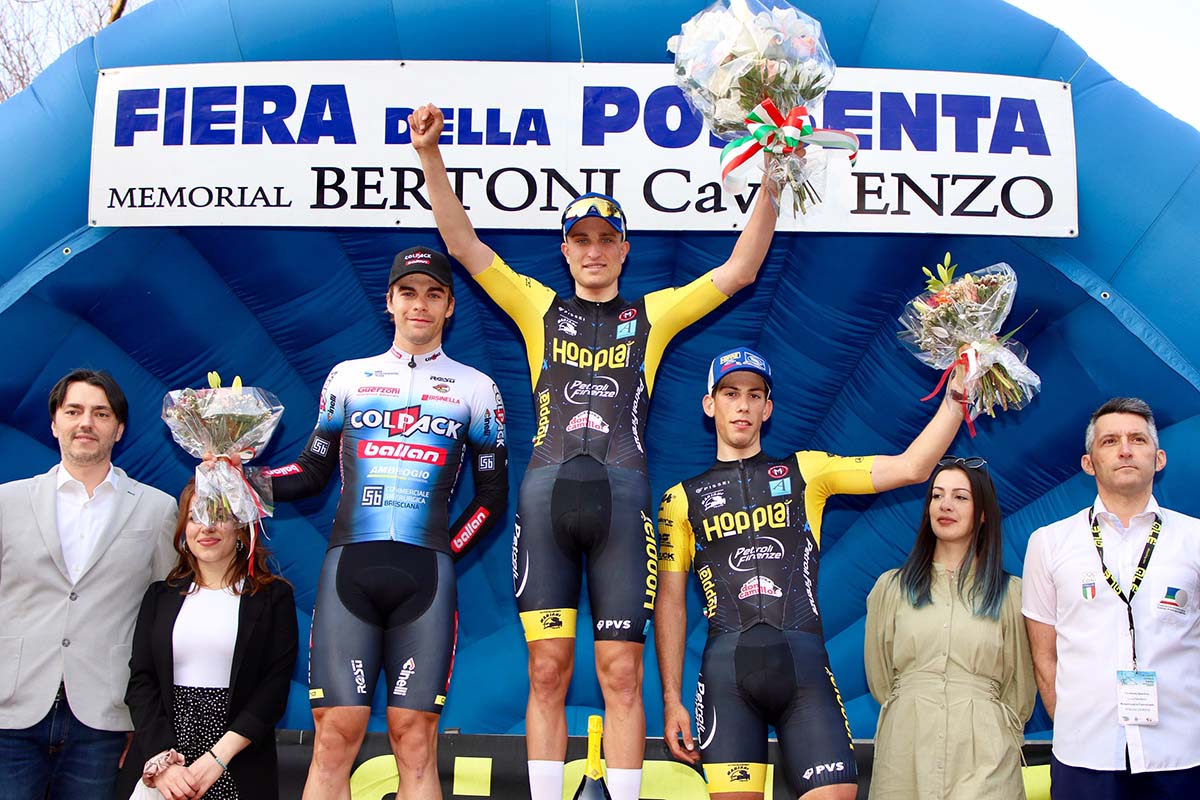 Il podio del Gp della Possenta di Ceresara (foto Photobicicailotto)