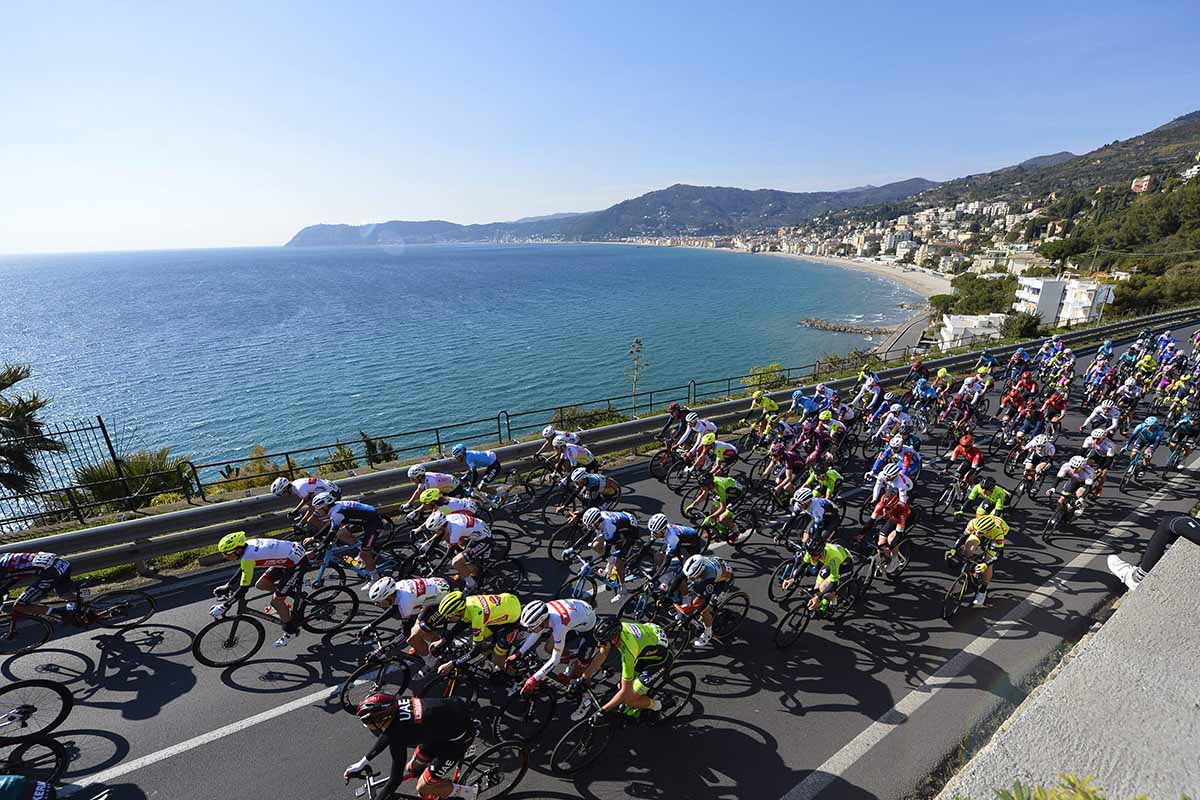 Un passaggio del Trofeo Laigueglia 2022 (foto Sprint Cycling Agency)