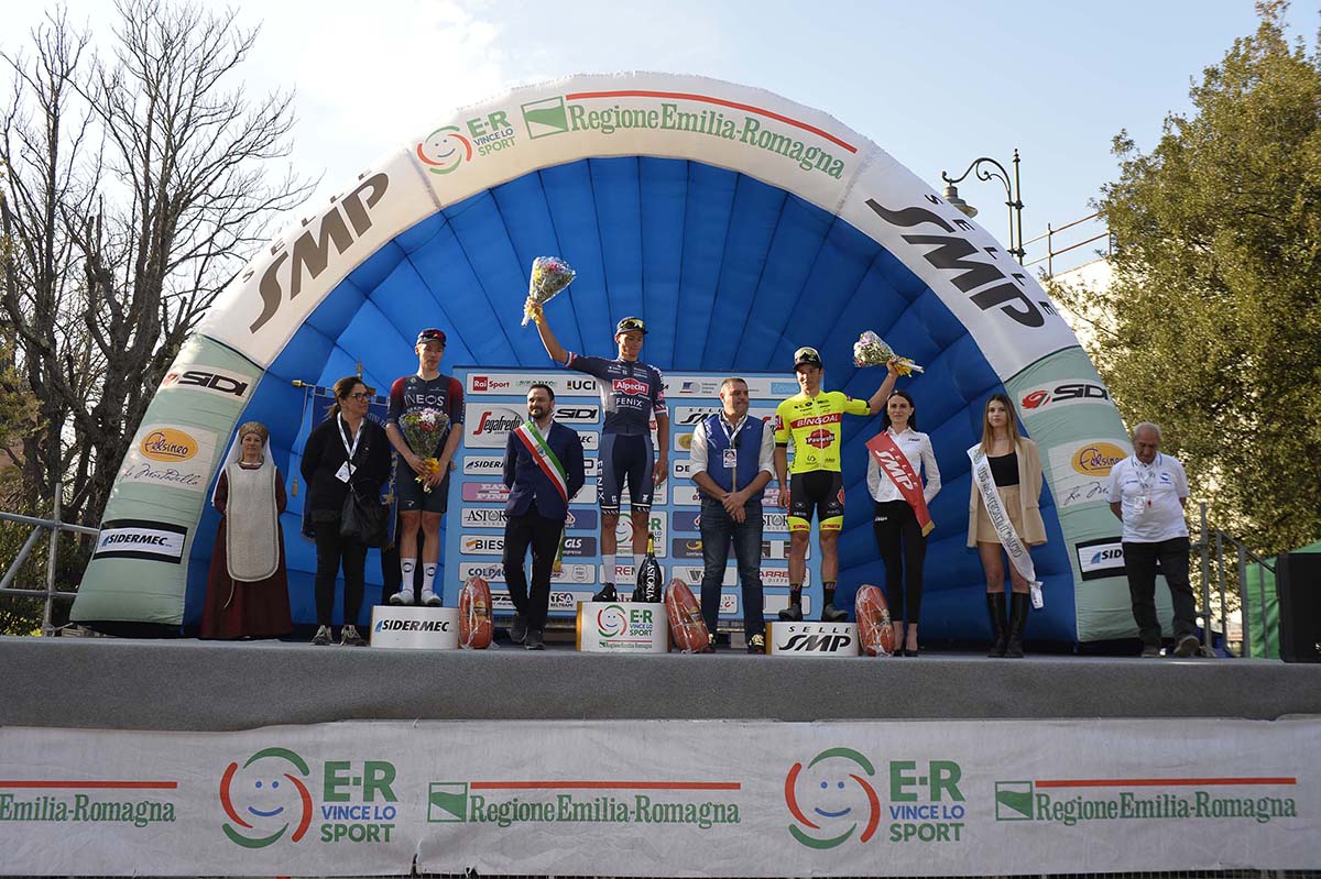 Il podio della quarta tappa della Settimana Internazionale Coppi e Bartali 2022 (foto SprintCyclingAgency)