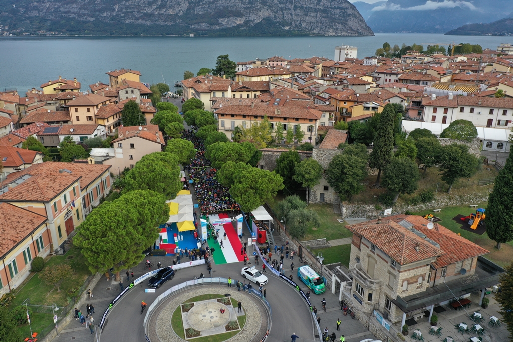 La partenza della GimondiBike 2022 (foto Marco Quaranta)