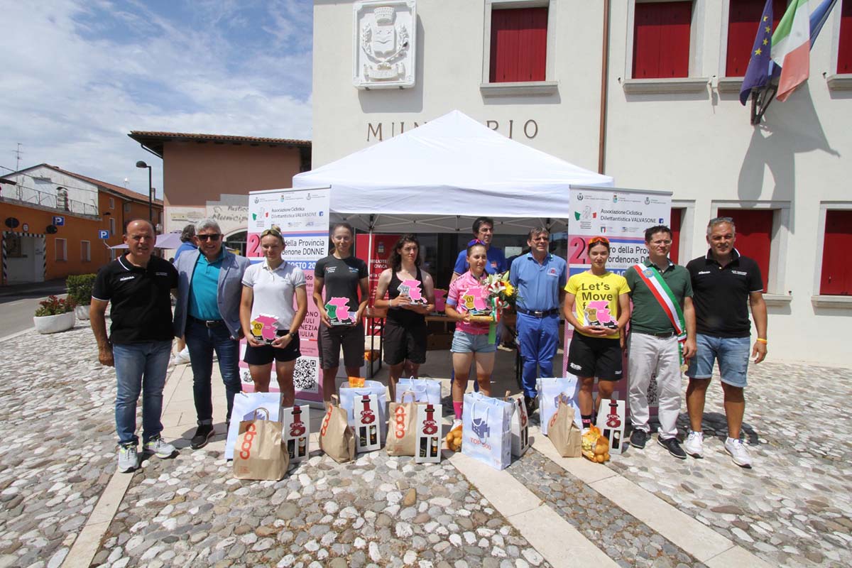 Le premiaizoni del Giro della Provincia di Pordenone Donne Open (foto Bolgan)