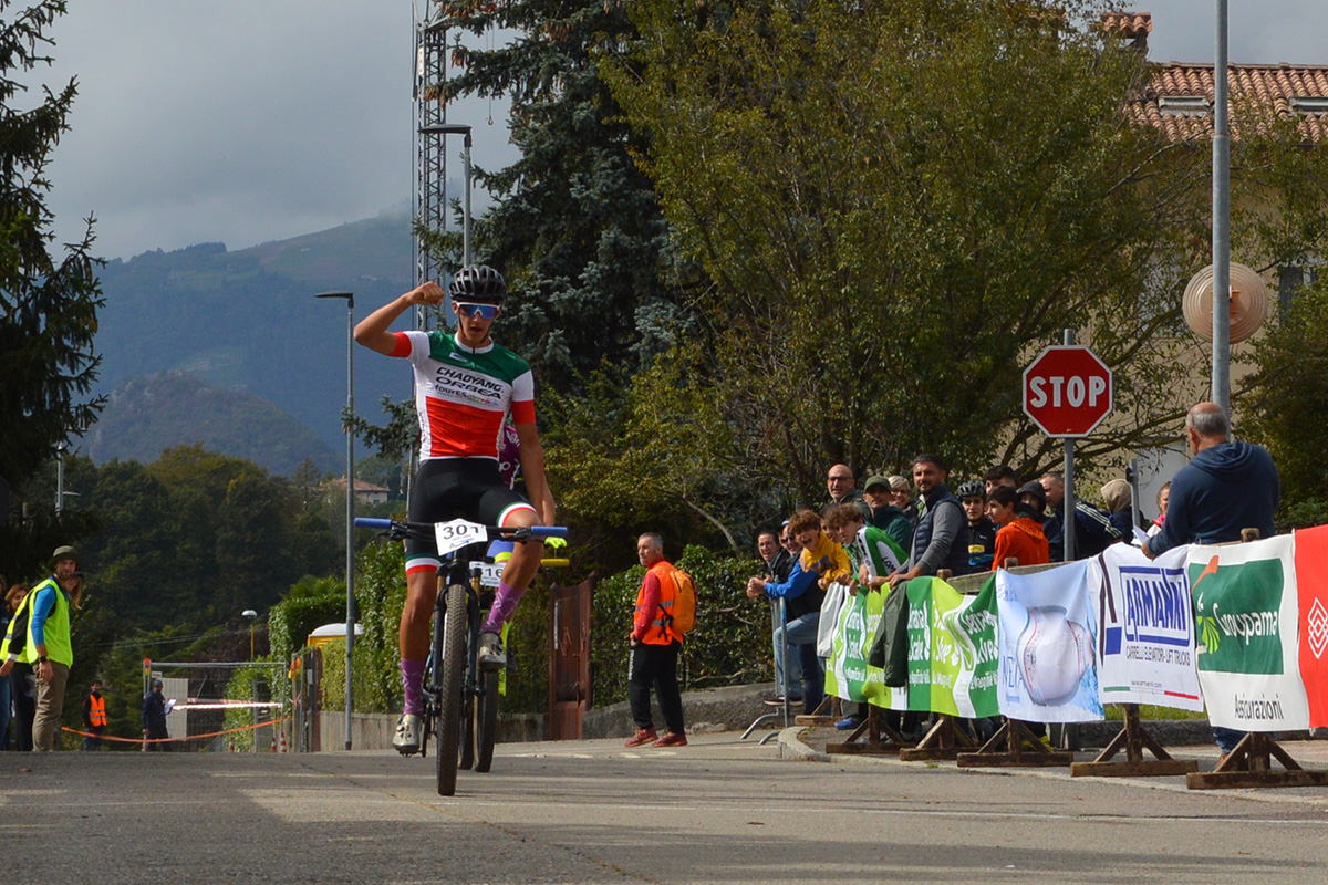 Luca Fregata vince lo sprint con Marco Guercilena e regala la Coppa Italia al Veneto