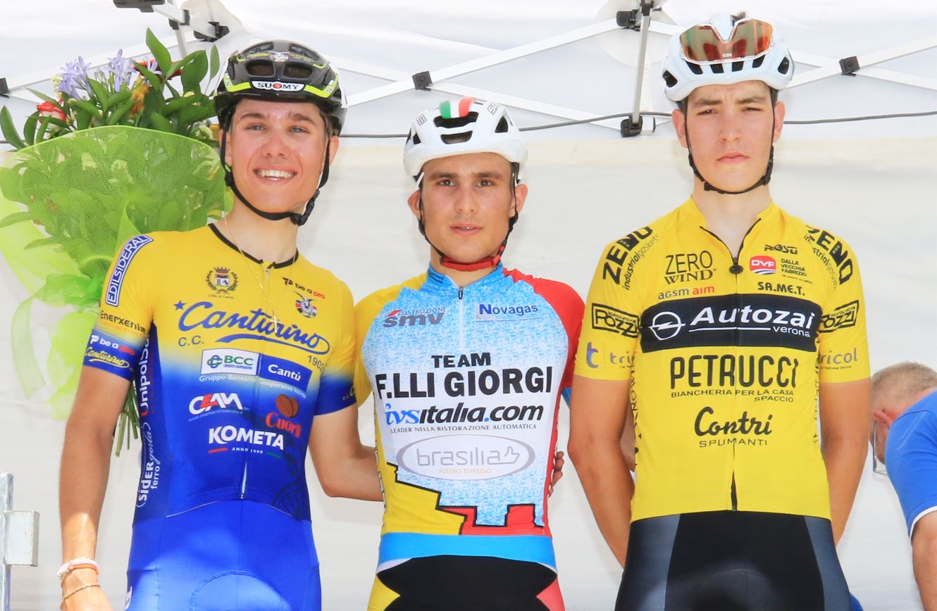 Il podio Juniores di Cigognola (foto Rodella)