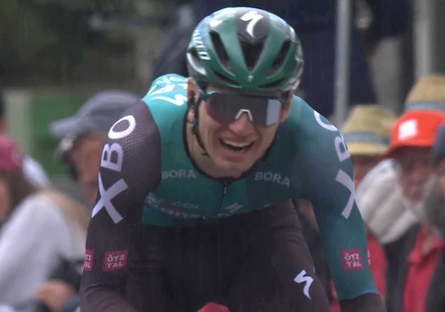 Aleksandr Vlasov vince l'ultima crono e la classifica finale del Tour de Romandie 2022