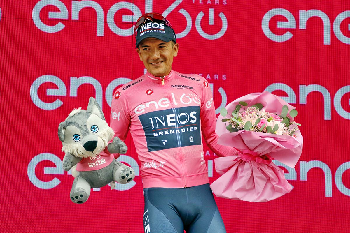 Richard Carapaz ancora in Maglia Rosa (foto Photobicicailotto)