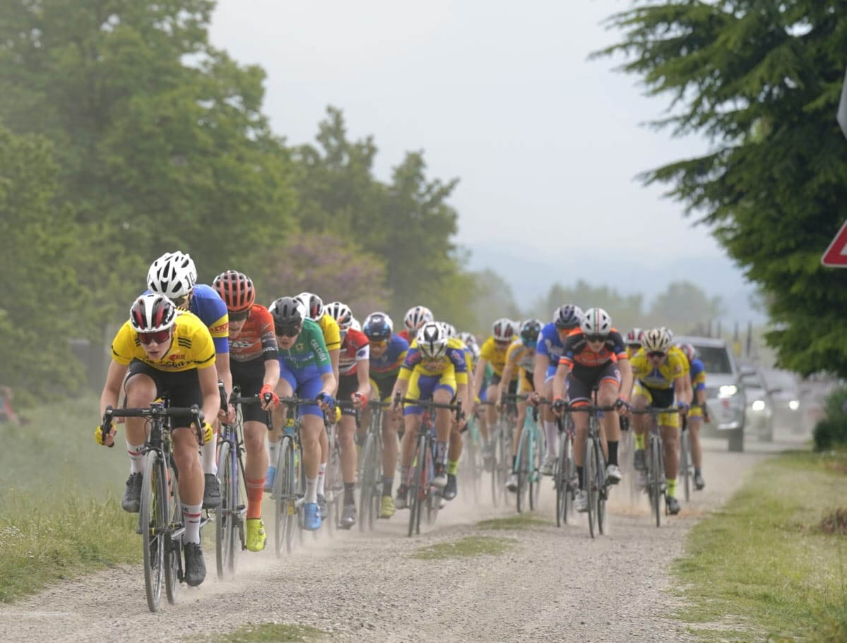 Un passaggio della Strade Bianche di Romagna Allievi 2022 (foto Isolapress)
