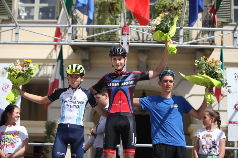 Il podio della gara Juniores di San Damiano d'Asti (foto Enzo Rivella)