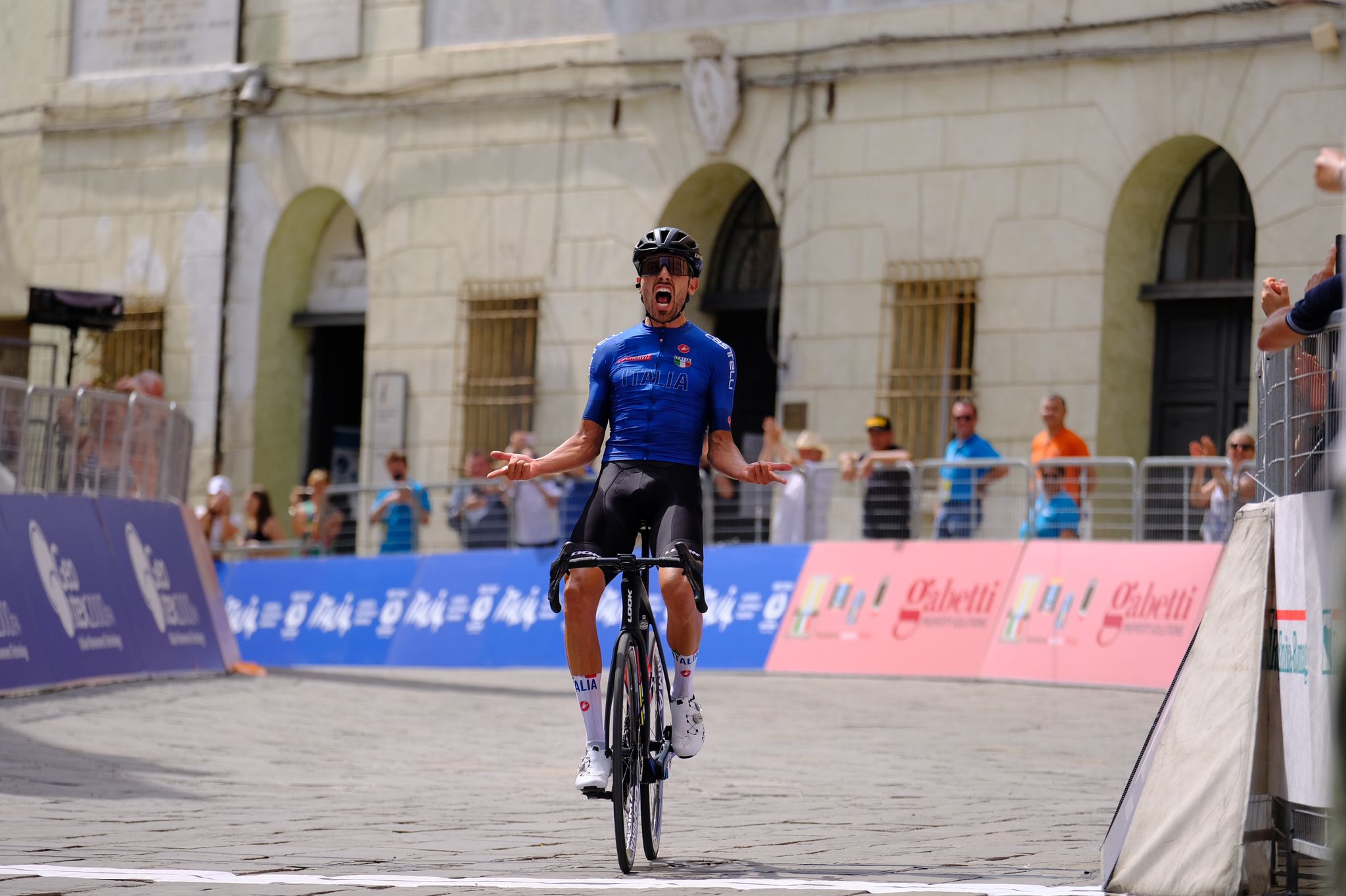Giovanni Carboni vince la terza tappa di Adriatica Ionica Race 2022 (foto Photors.it)
