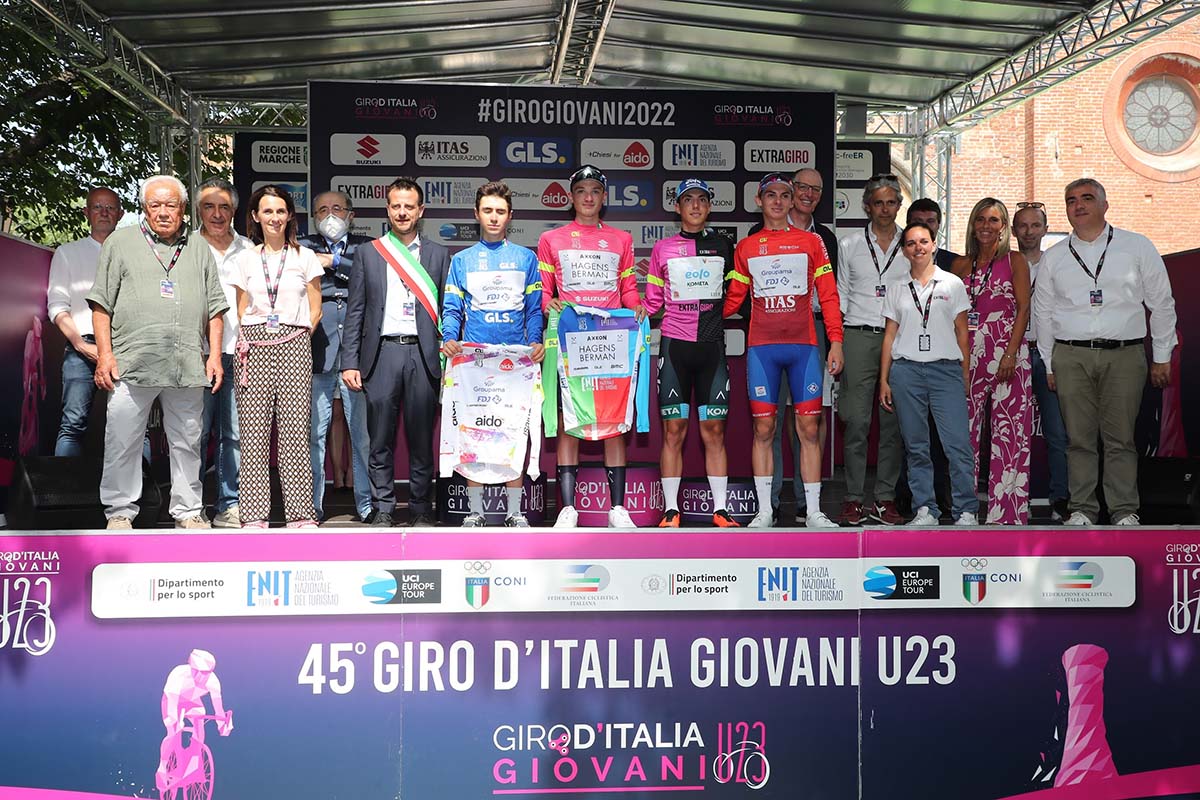 Tutte le maglie al termine del Giro d'Italia Giovani Under 23 2022 (foto Isolapress)