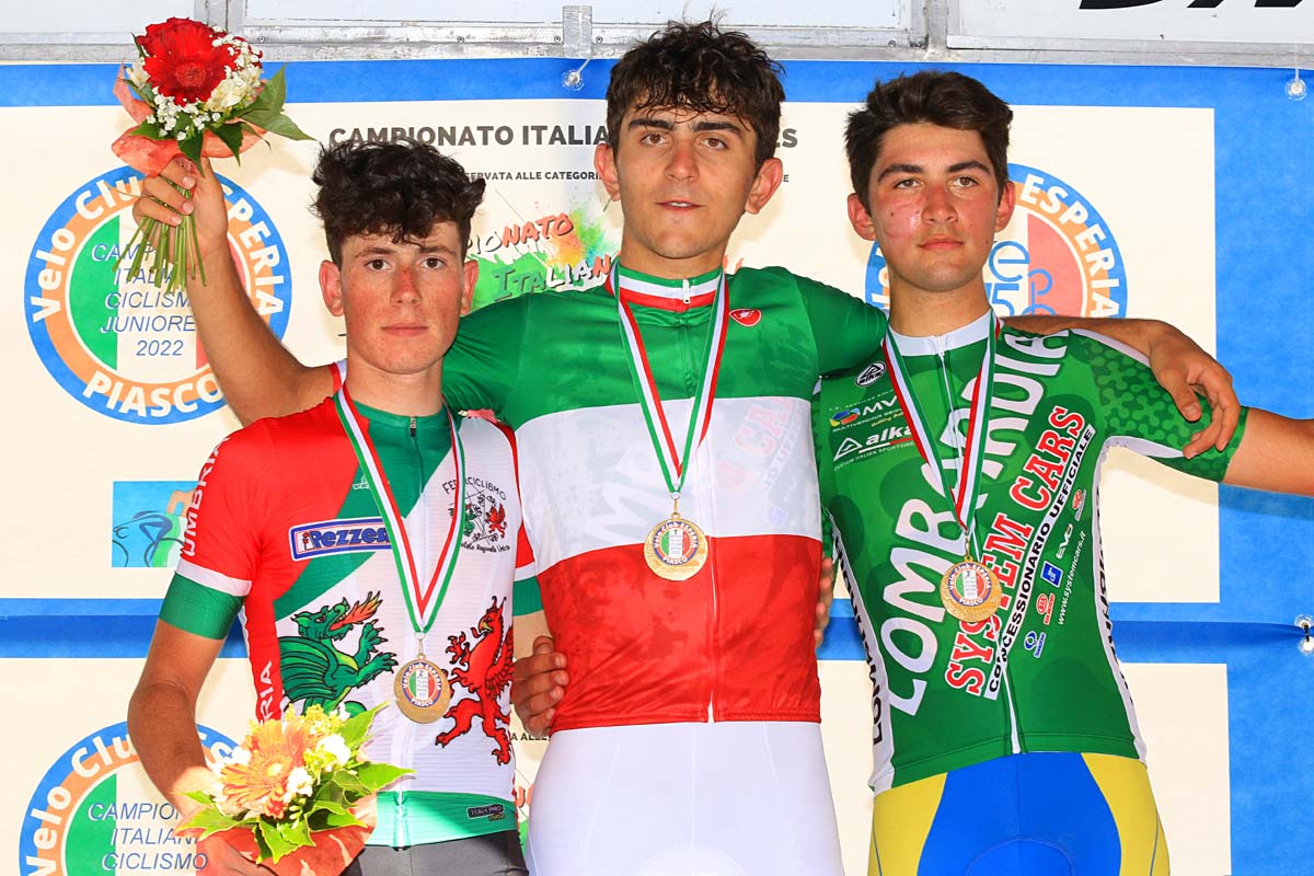 Il podio del Campionato Italiano Juniores vinto da Dario Igor Belletta a Cherasco (foto F. Ossola)