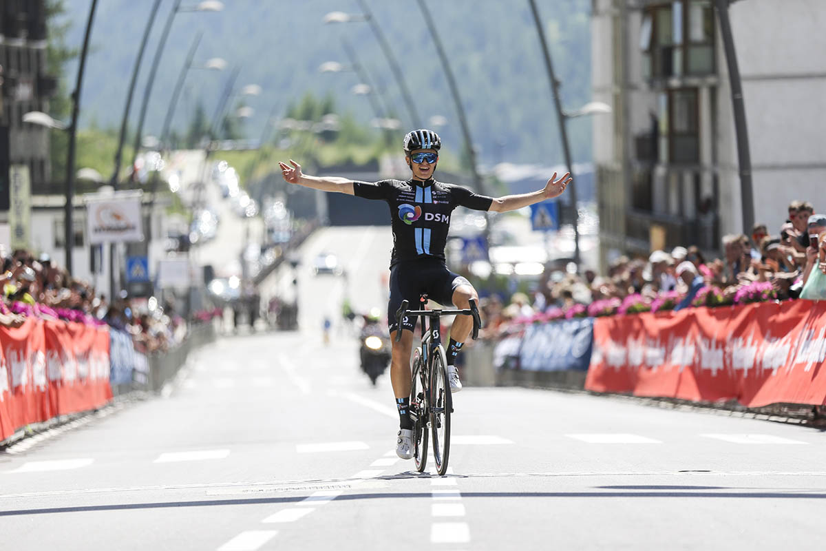 Oscar Onley vince la quinta tappa del Giro della Valle d'Aosta 2022