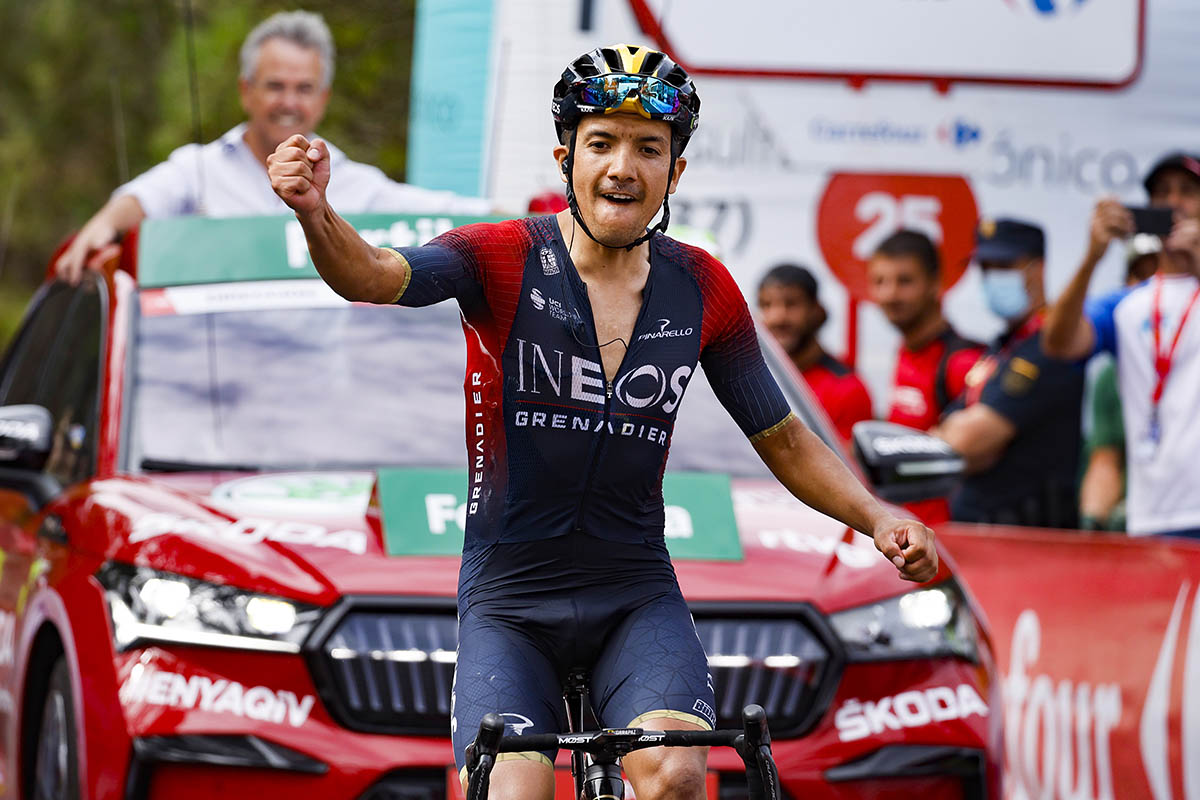 Richard Carapaz vince la dodicesima tappa della Vuelta Espana 2022 (foto Unipublic/Sprint Cycling Agency)