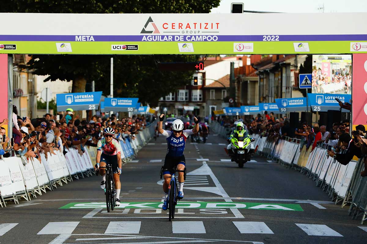 Grace Brown vince la terza tappa della Challenge by La Vuelta (foto Unipublic / Lino Escuris)