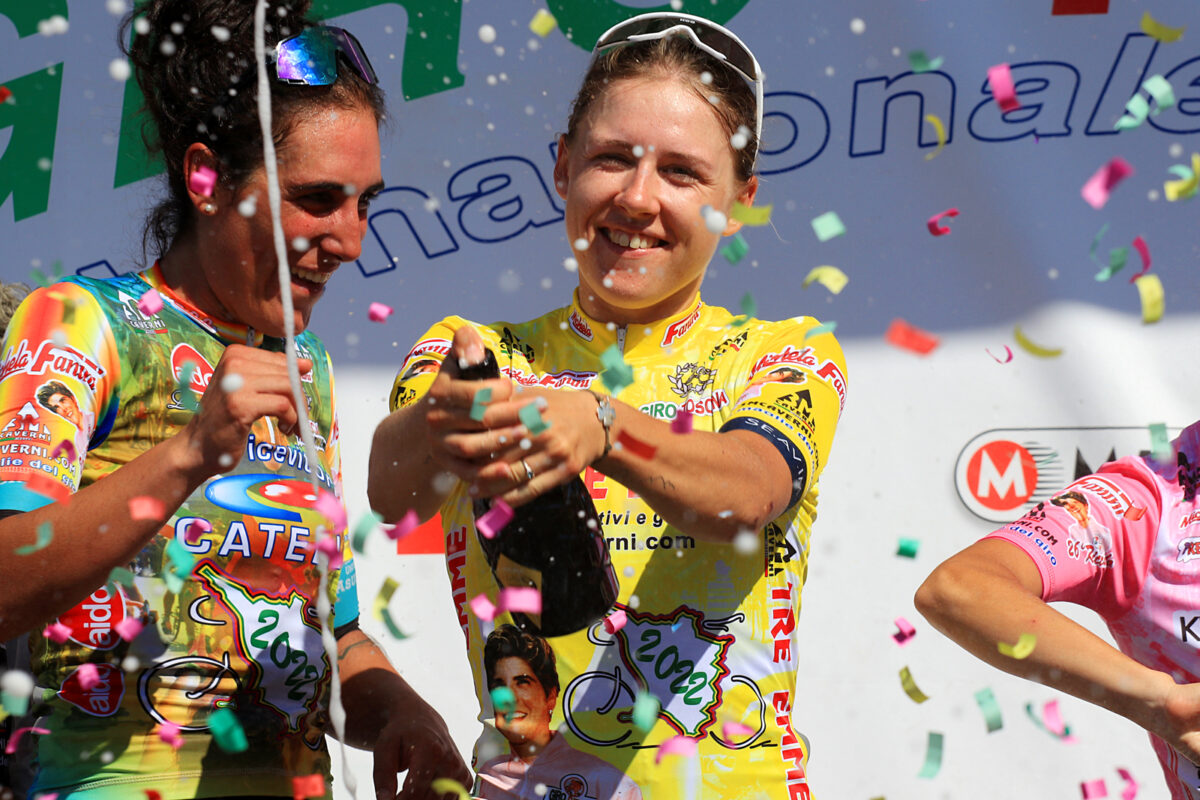Karolina Kumiega sul podio della terza tappa del Giro di Toscana - credit Flaviano Ossola.JPG